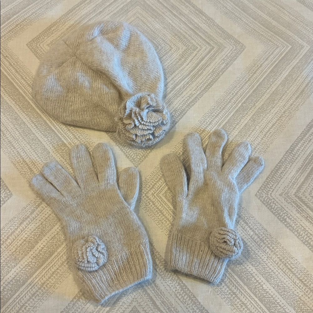 H&M Cream Knit Winter Beret and Gloves with Flower Matching Set